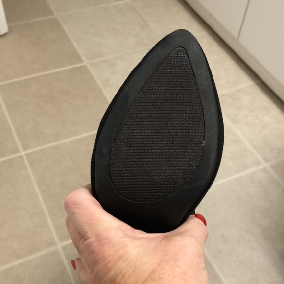 Woman’s suede boots 2 1/2 inch heel - Picture 11 of 13